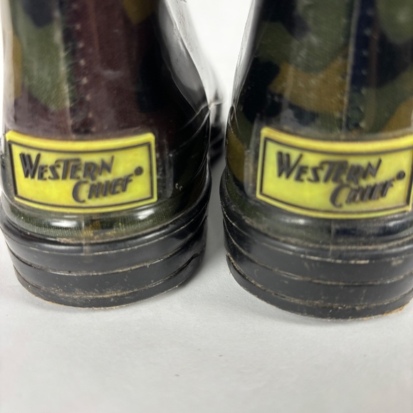 Western Chiefs, Rubber Green Camouflage Rain Boots Boys Size12, Led Lights - Picture 5 of 10